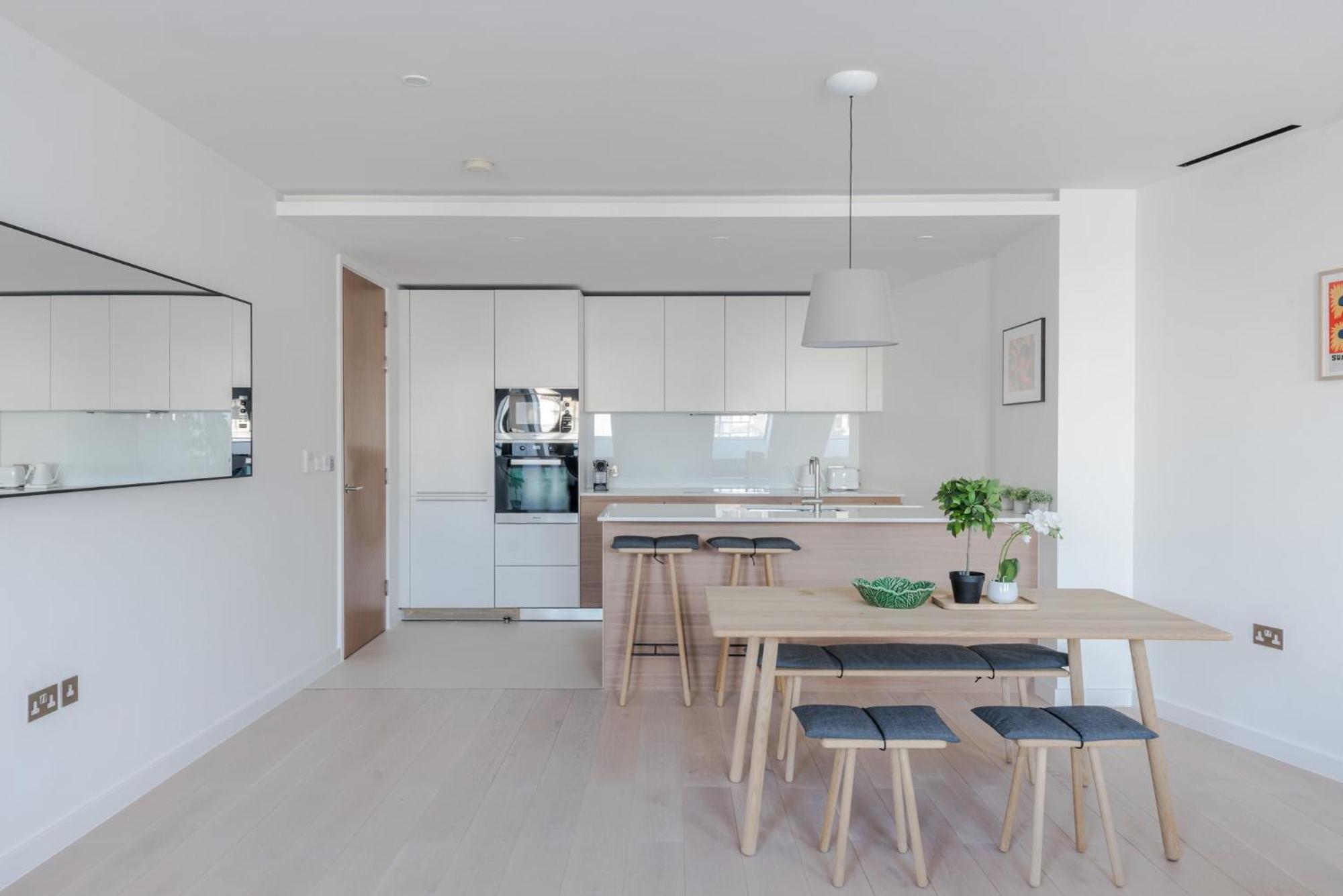 Zen Sanctuary - Soho - By Frankie Says Apartment Лондон Екстериор снимка