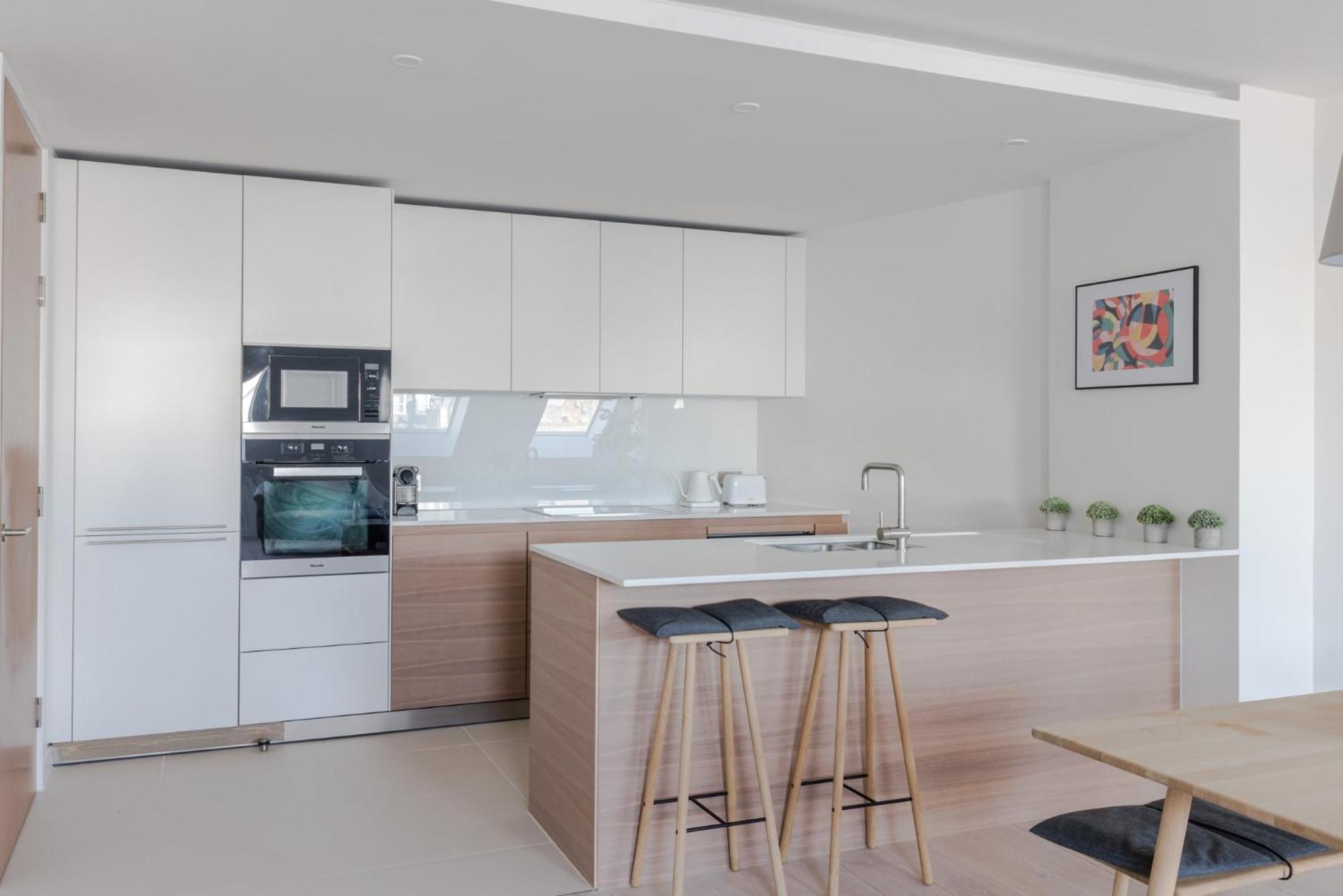 Zen Sanctuary - Soho - By Frankie Says Apartment Лондон Екстериор снимка